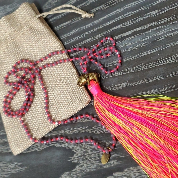 Zacasha elephant tassel beaded necklace - Picture 3 of 3